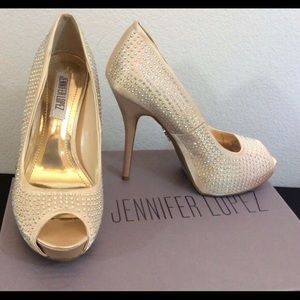 Jennifer Lopez nude bedazzled heels!